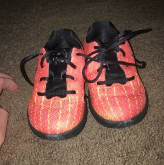 Nike - Picture 2 of 5